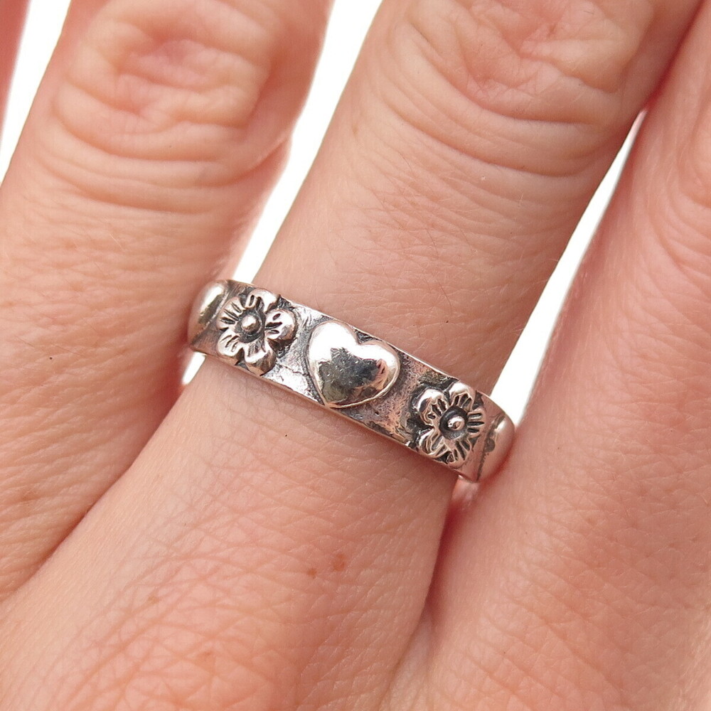 925 Sterling Silver Vintage Heart Floral Oxidized Band Ring Size 7